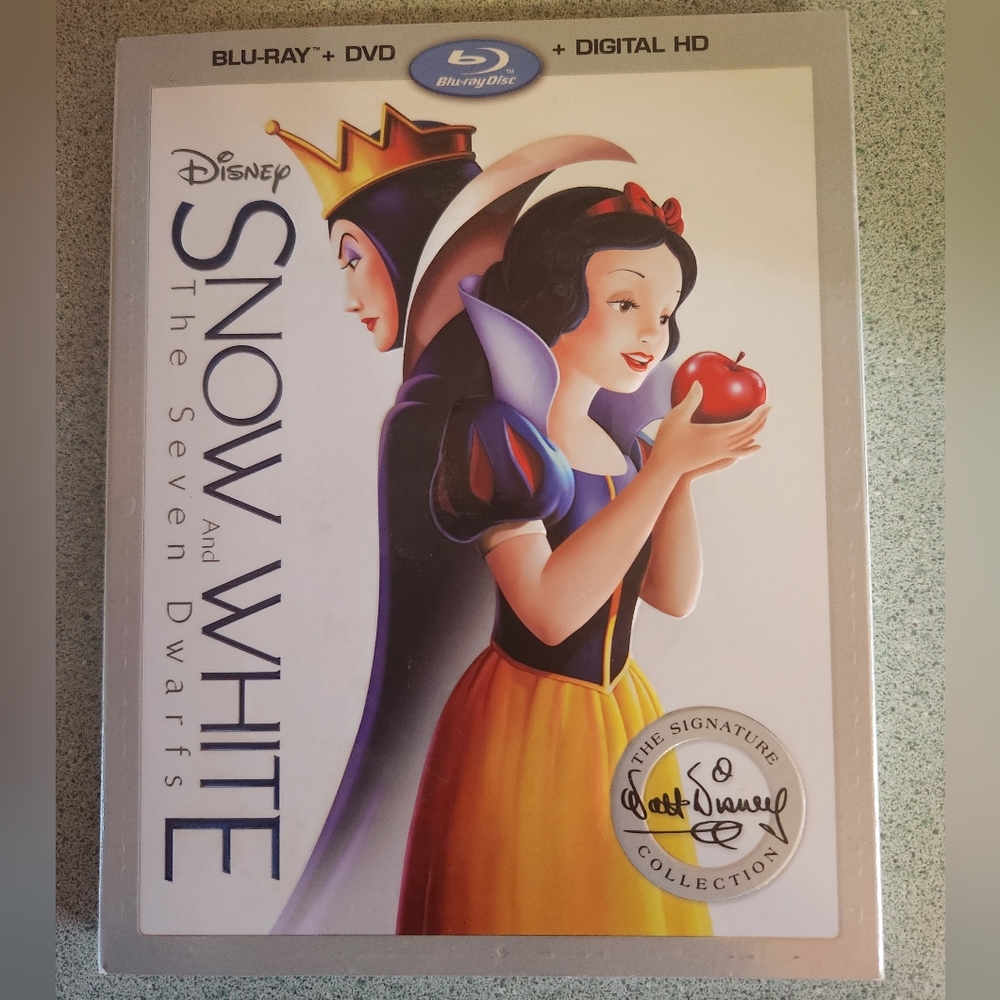 New/sealed Snow White Signature Collection Blu-Ray+DVD+ Digital HD